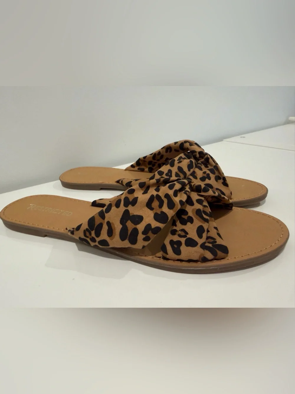 Women's Leopard Knot Slide Sandals - Tan